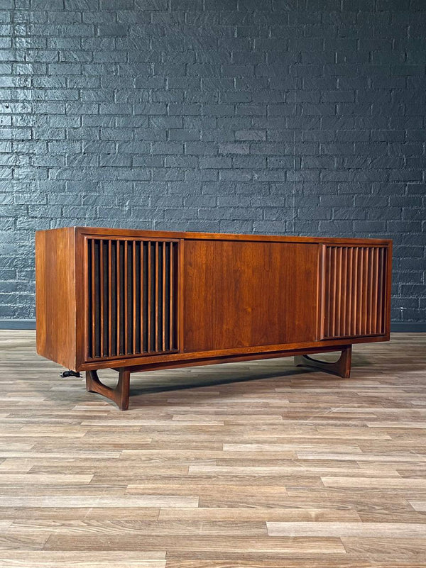 Mid-Century Walnut RCA Victor Victrola Console w/Turntable & Radio, c.1960’s