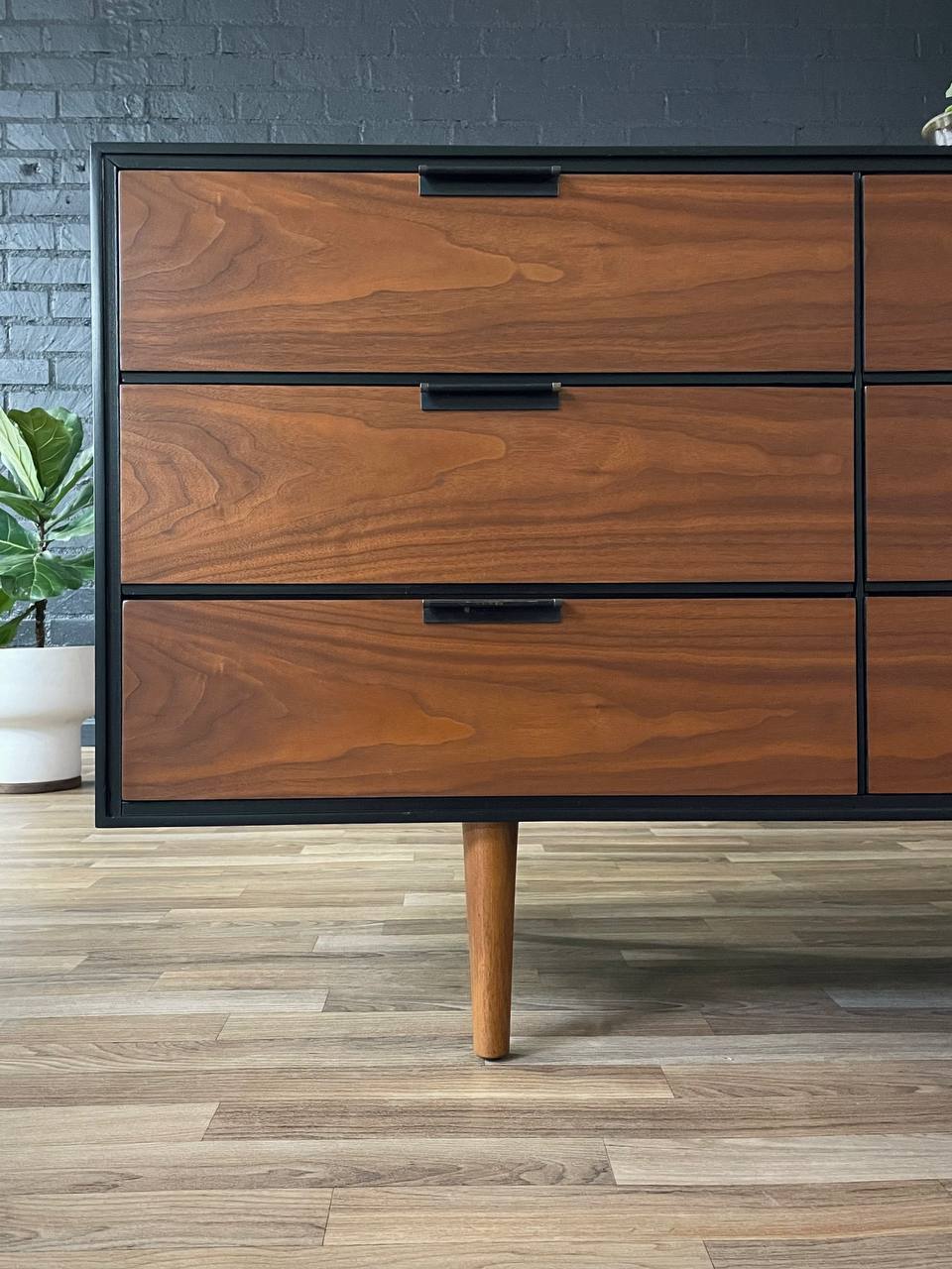 Mid-Century Modern Walnut 9-Drawer Dresser by The Rapport Co., c.1960' – Vintage Supply Mid-Century Modern Walnut 9-Drawer Dresser by The Rapport Co., c.1960' – Vintage Supply