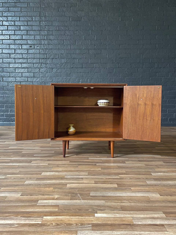 Mid-Century Modern Walnut & Rosewood Cabinet by Thosmasville, c.1960’s