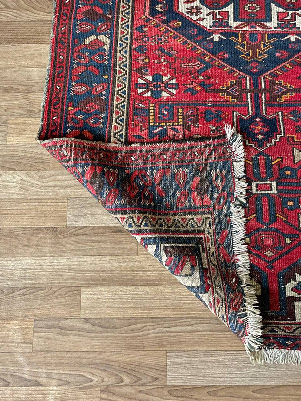 Vintage Persian Hamadan Rug – Hand-Knotted Wool Tribal Medallion, c.1940’s