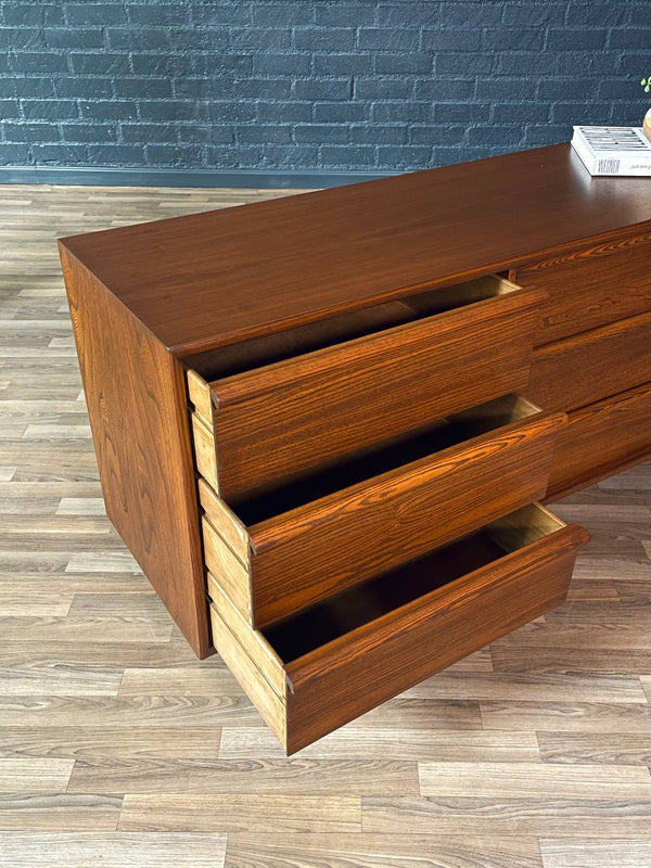 Mid-Century Modern 6-Drawer Dresser, c.1960’s