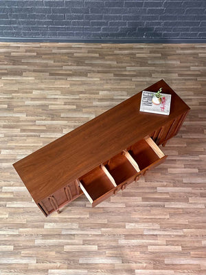 Mid-Century Modern 9-Drawer Dresser by Red Lion, c.1950’
