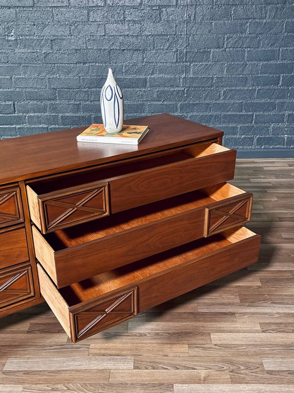 Mid-Century Modern 9-Drawer Walnut Dresser by Bassett Furniture, c.1960’s