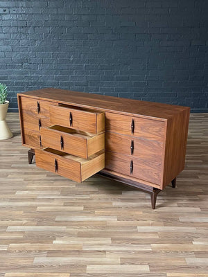 Mid-Century Modern Sculpted Dresser by American of Martinsville, c.1960’s