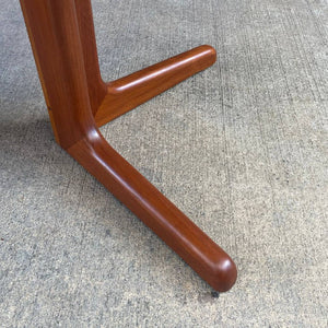 Mid-Century Danish Modern Expanding Teak Round Dining Table, c.1960’s