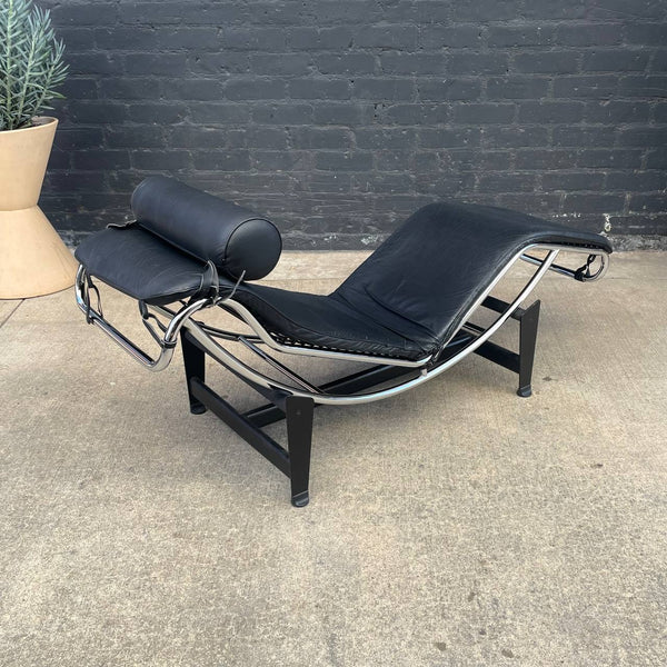 Italian Made Le Corbusier LC4 Leather Chaise Lounge Chair