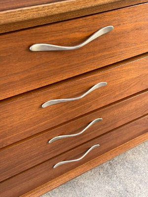 Mid-Century Modern 8-Drawer Walnut Dresser by Lane, c.1960’s