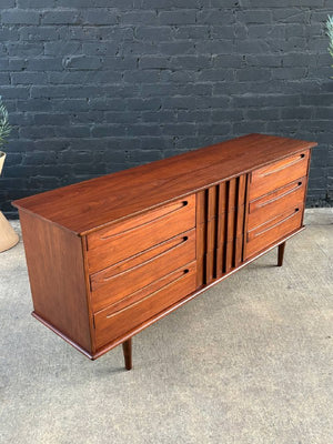 Mid-Century Modern 9-Drawer Dresser by American of Martinsville, c.1960’s