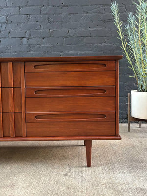 Mid-Century Modern 9-Drawer Dresser by American of Martinsville, c.1960’s