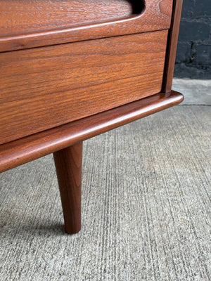 Mid-Century Modern 9-Drawer Dresser by American of Martinsville, c.1960’s