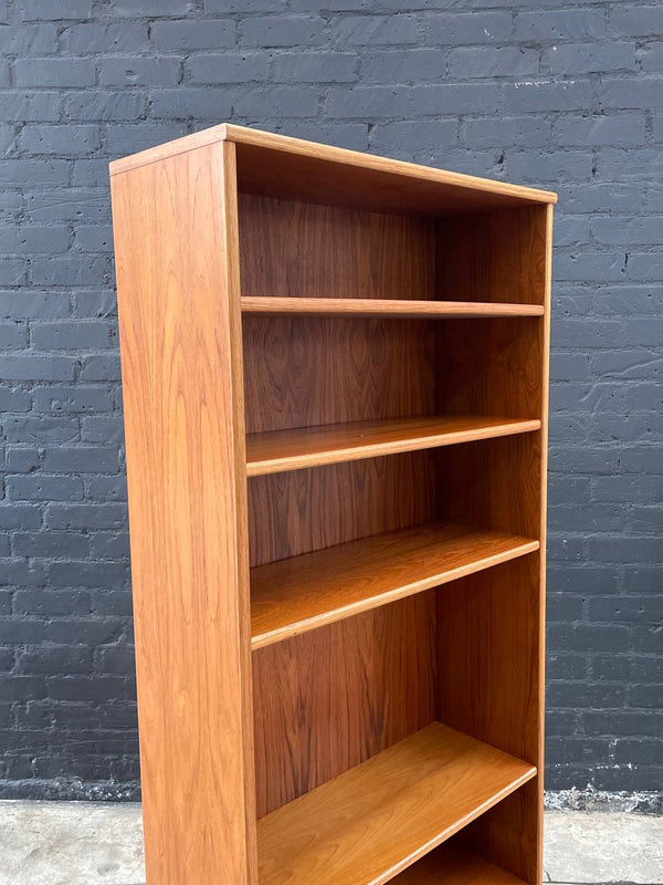 Danish Modern Teak Adjustable Shelf Bookcase, c.1970’s