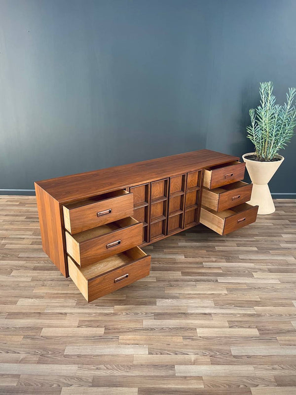 Mid-Century Modern 9-Drawer Dresser by American of Martinsville’s, c.1960’s