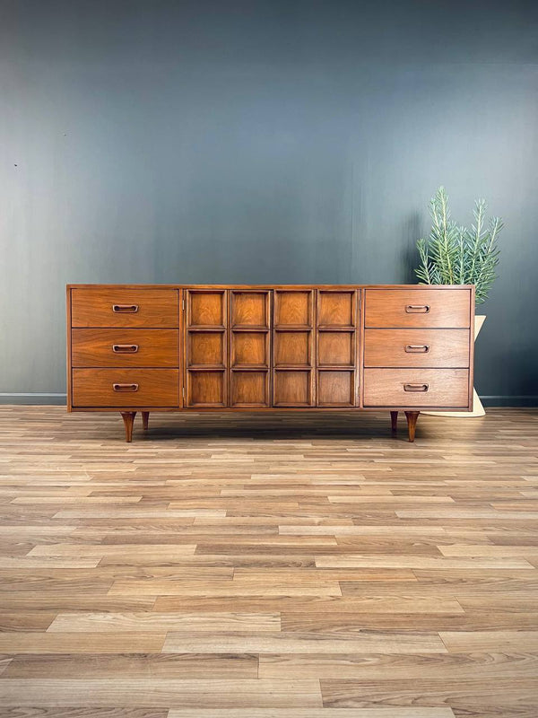 Mid-Century Modern 9-Drawer Dresser by American of Martinsville’s, c.1960’s