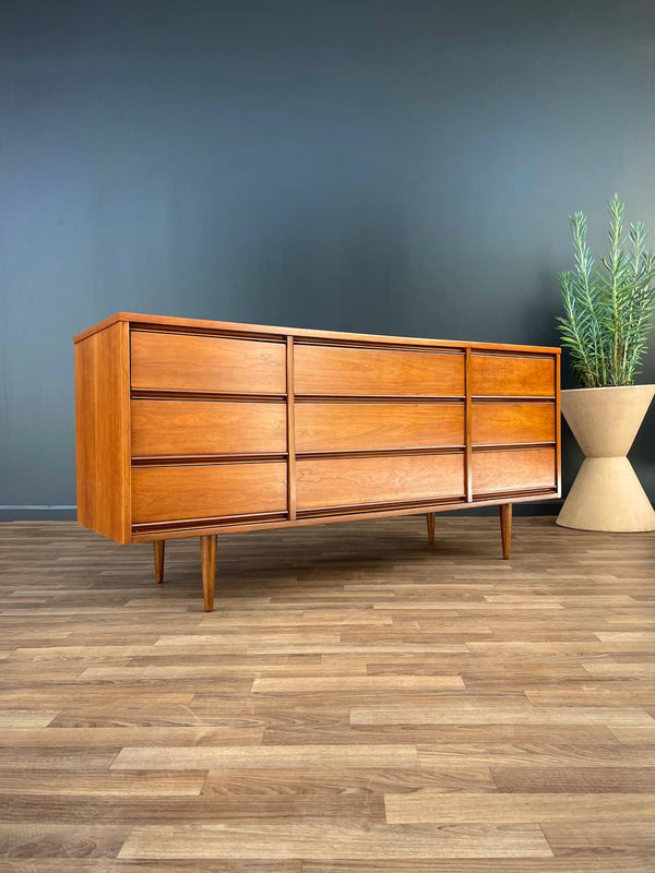 Mid-Century Modern 9-Drawer Dresser by Harmony House, c.1960’s