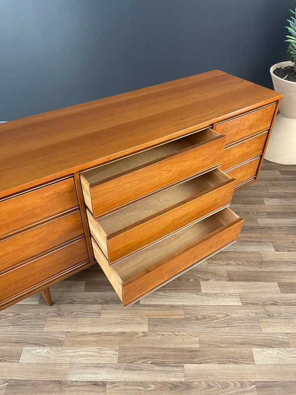 Mid-Century Modern 9-Drawer Dresser by Harmony House, c.1960’s