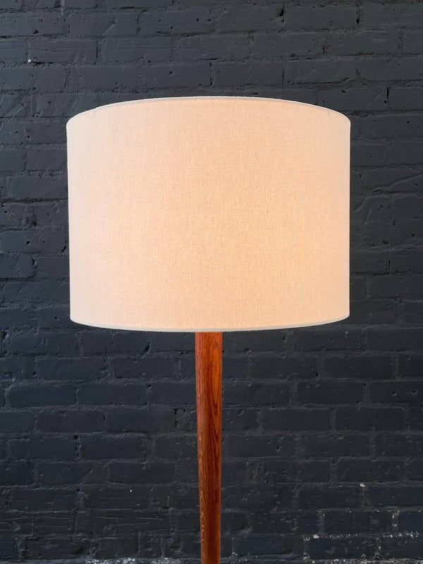 Mid-Century Modern Sculpted Floor Lamp with Brass Accent, c.1960’s