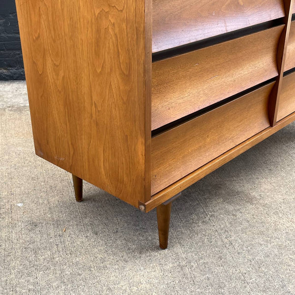 Vintage Mid-Century Modern 6-Drawer Dresser, c.1960’s