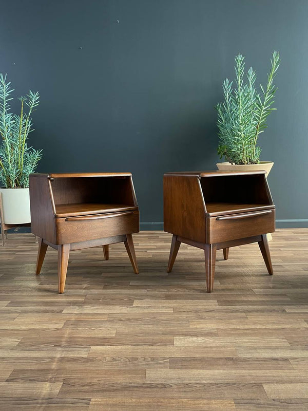 Pair of Mid-Century Modern Night Stands by Heywood Wakefield, c.1950’s