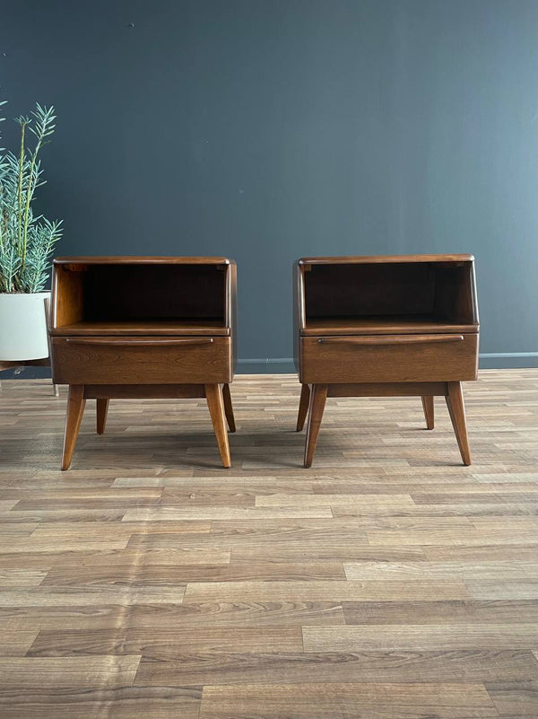 Pair of Mid-Century Modern Night Stands by Heywood Wakefield, c.1950’s