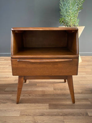 Pair of Mid-Century Modern Night Stands by Heywood Wakefield, c.1950’s