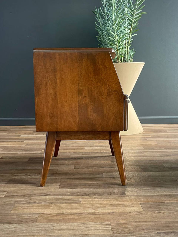 Pair of Mid-Century Modern Night Stands by Heywood Wakefield, c.1950’s