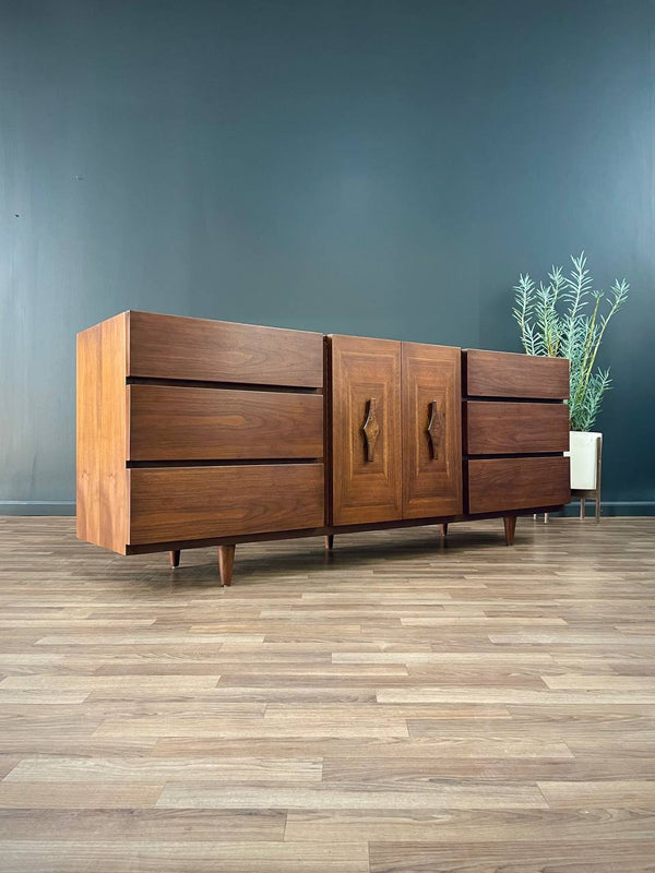 Mid-Century Modern Walnut 9-Drawer Dresser by American of Martinsville, c.1950’s