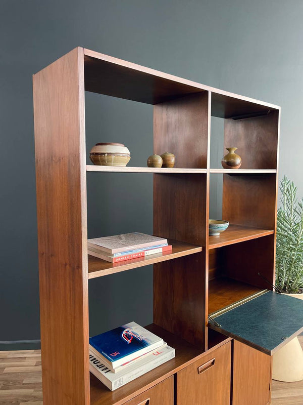 Mid-Century Modern Free-Standing Walnut Bookshelf, c.1960’s