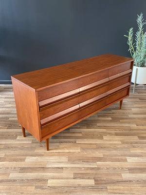 Mid-Century Modern Walnut 9-Drawer Dresser by Bassett Furniture, c.1960’s