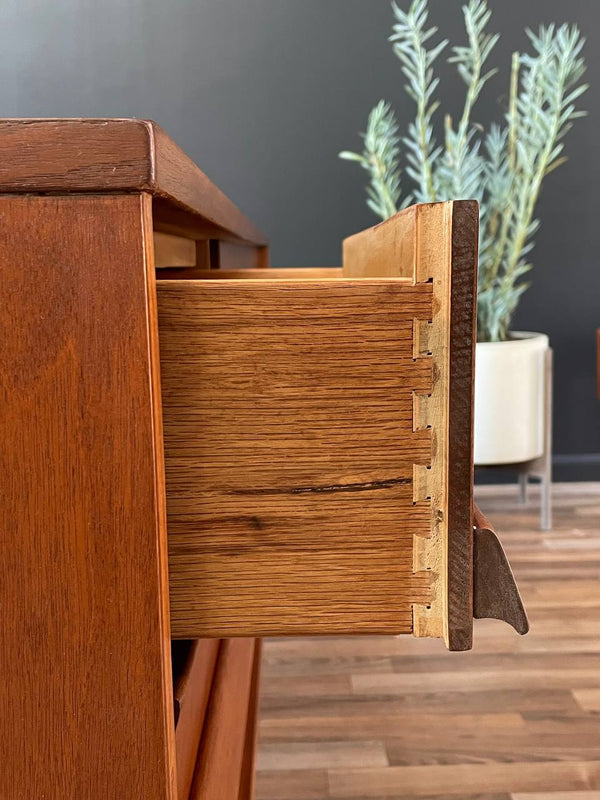 Mid-Century Modern Walnut 9-Drawer Dresser by Bassett Furniture, c.1960’s