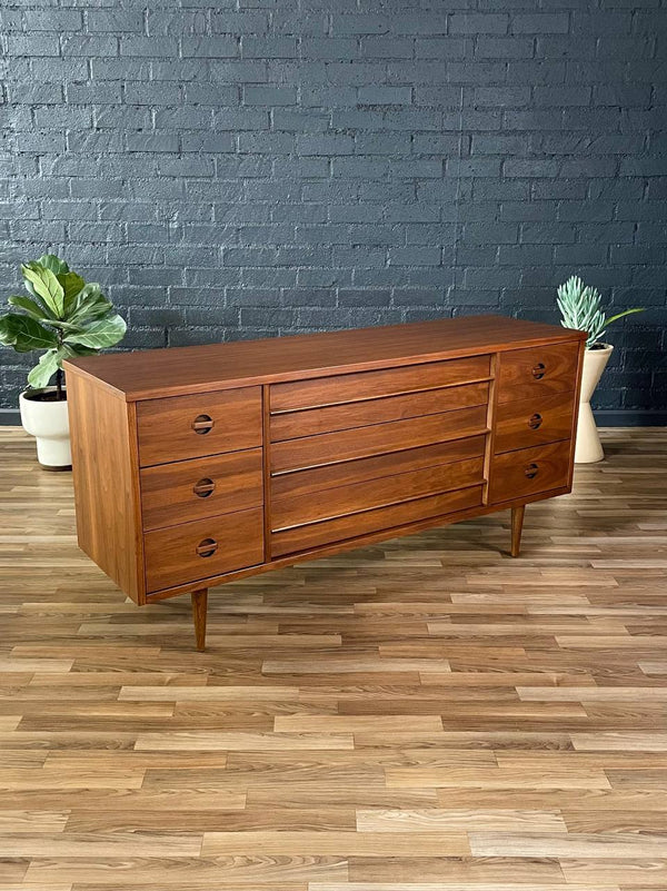 Mid-Century Modern Walnut 9-Drawer Dresser by Bassett, c.1960’s