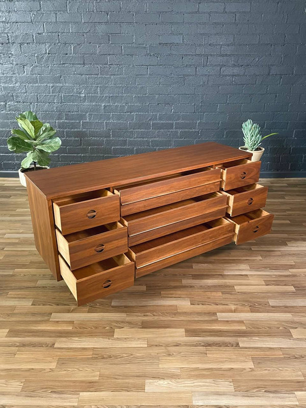 Mid-Century Modern Walnut 9-Drawer Dresser by Bassett, c.1960’s