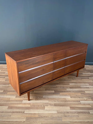 Mid-Century Modern Walnut 9-Drawer Dresser, c.1950’s