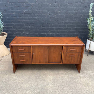 Mid-Century Modern Walnut Credenza, c.1970’s