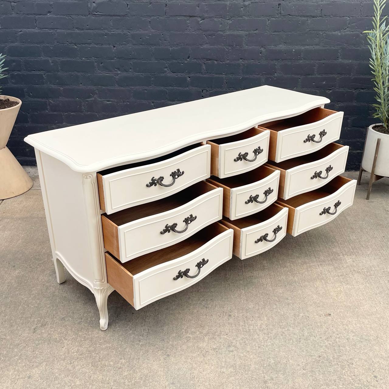 Vintage French Provincial Style Cream Painted Dresser by Drexel, c.196 – Vintage Supply
