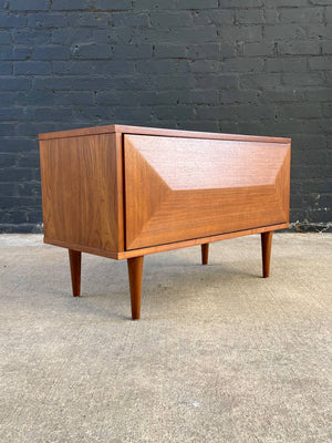 Mid-Century Modern Walnut Liquor Cabinet Credenza, c.1950’s