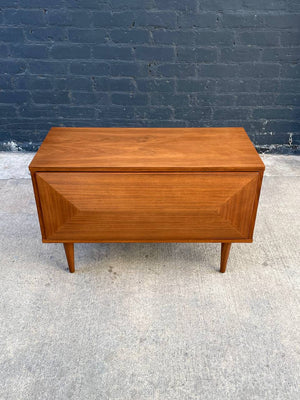 Mid-Century Modern Walnut Liquor Cabinet Credenza, c.1950’s