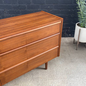 Vintage Mid-Century Modern 9-Drawer Walnut Dresser, c.1960’s