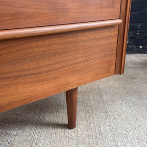 Vintage Mid-Century Modern 9-Drawer Walnut Dresser, c.1960’s