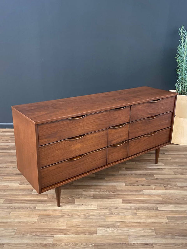 Mid-Century Modern Walnut 9-Drawer Dresser, c.1950’s