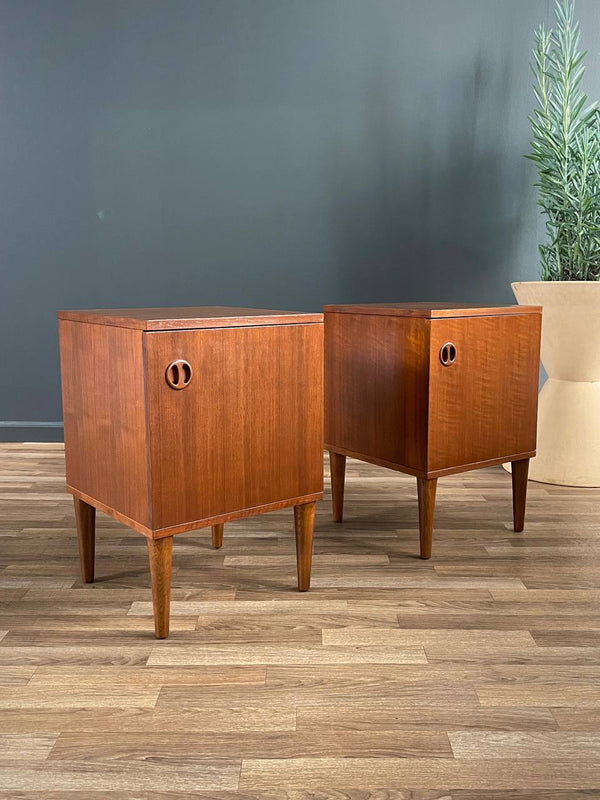 Pair of Mid-Century Modern Walnut Cube Night Stands, c.1960’s