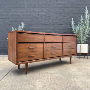 Mid-Century Modern Walnut 9-Drawer Dresser, c.1960’s