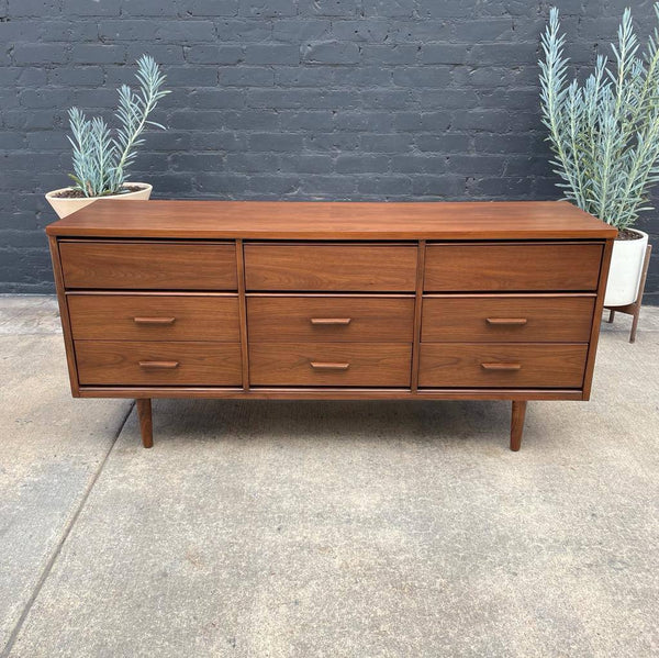 Mid-Century Modern Walnut 9-Drawer Dresser, c.1960’s