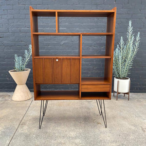 Mid-Century Modern Wall Bookshelf Storage Unit by Hooker Furniture, c.1960’s