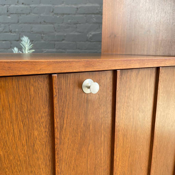 Mid-Century Modern Wall Bookshelf Storage Unit by Hooker Furniture, c.1960’s