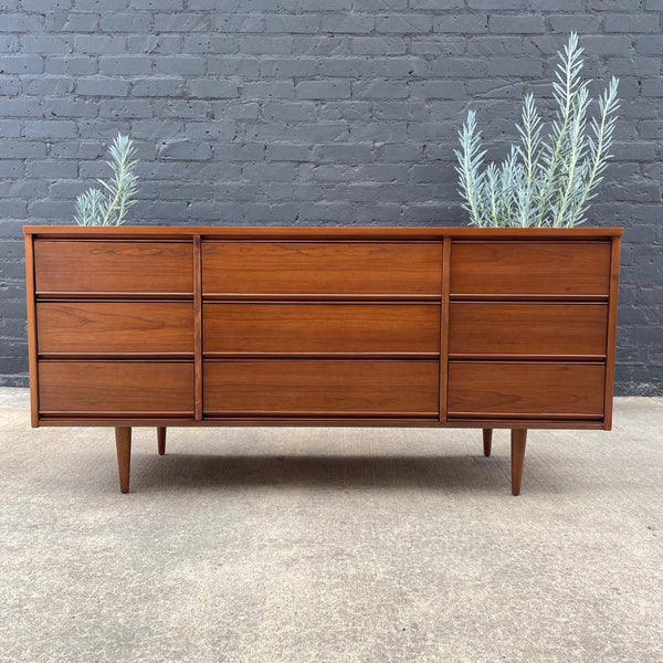 Mid-Century Modern Walnut 9-Drawer Dresser by Dixie Furniture, c.1960’s