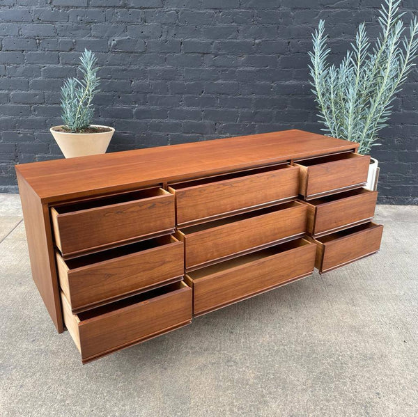 Mid-Century Modern Walnut 9-Drawer Dresser by Dixie Furniture, c.1960’s