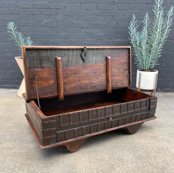 Vintage Solid Wood Coffee Table with Storage Trunk