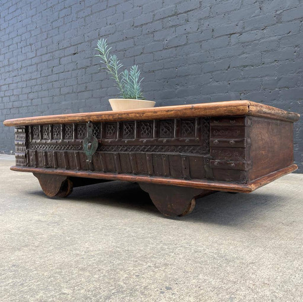 Vintage Solid Wood Coffee Table with Storage Trunk