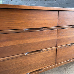 Mid-Century Modern Walnut 9-Drawer Dresser, c.1960’s