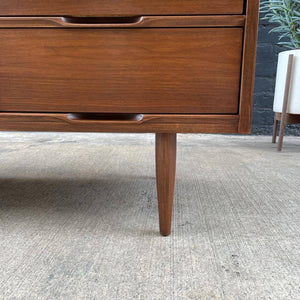 Mid-Century Modern Walnut 9-Drawer Dresser, c.1960’s